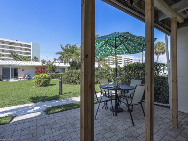 On Beach Siesta Key Vacation Condo Two Bedrolom Sleeps 8